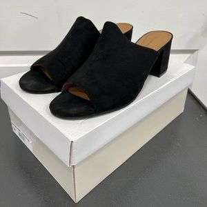 14th & Union Hayzel-Fab black faux suede block heels Size 9.5